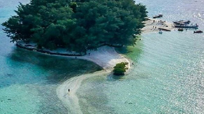 Pulau Dolphin Kepulauan Seribu