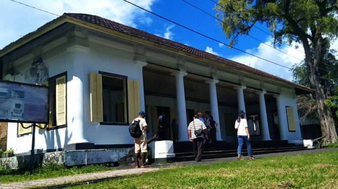 Istana Mini Banda Neira Tournesia