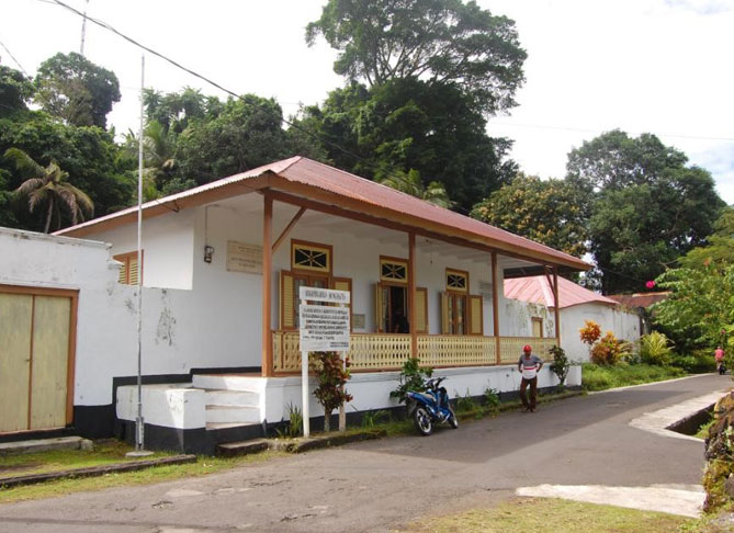 Rumah Pengasingan Bung Hatta Jejak Sunyi di Banda Neira