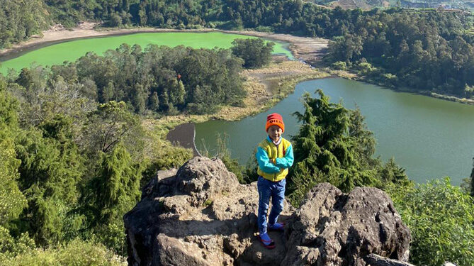 Batu Pandang Ratapan Angin Dieng