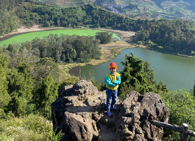 Batu Pandang Ratapan Angin Dieng : Panorama Epik dan Sejuk