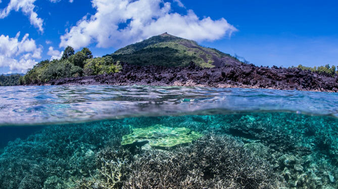 Lava Flow Banda Neira