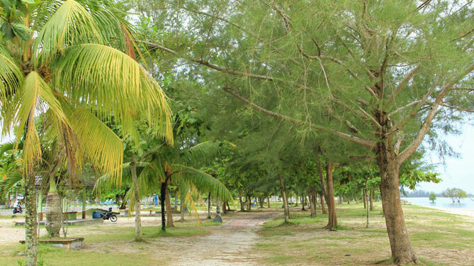 Pantai Tanjung Pendam Belitung Pantai Hits Dekat Bandara