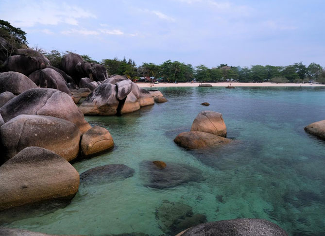 Pantai Tanjung Tinggi di Belitung Wisata Eksotis di Belitung