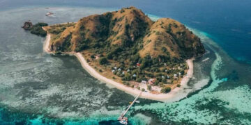 Pulau Kanawa di Labuan Bajo