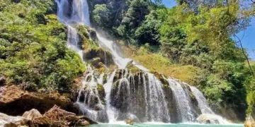 Air Terjun Lapopu Sumba Barat