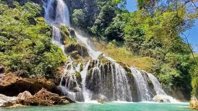 Air Terjun Lapopu Sumba Barat