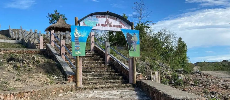 Fasilitas Wisata di Bukit Wairinding Sumba Timur