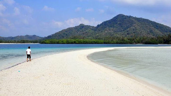 Pasir Timbul Pahawang Kecil Lampung