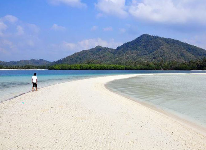 Menjelajahi Pesona Pasir Timbul Pahawang Kecil Yang Memukau
