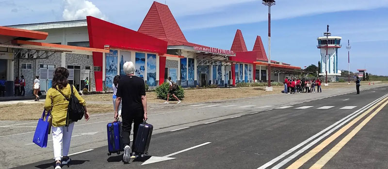 Peran Bandara Tambolaka dalam Mendorong Pariwisata Lokal
