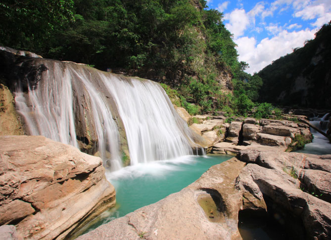 Air Terjun Tanggedu Destinasi Wajib Saat Jelajah Sumba Timur