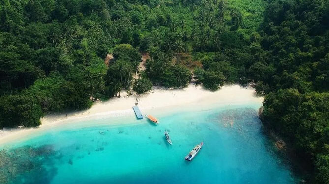 Teluk Hantu Pesawaran Lampung Misteri Nama dan Pesona Alam