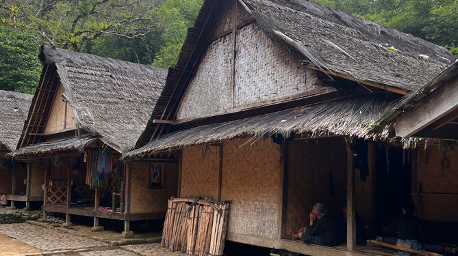 Sejarah dan Asal Usul Suku Baduy di Banten - Sejarah Suku Baduy by Tournesia