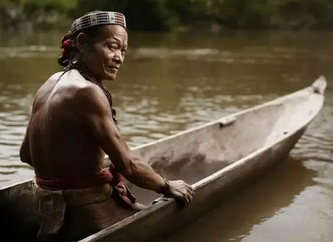 Pompong Mentawai Transportasi Tradisional Kearifan Lokal