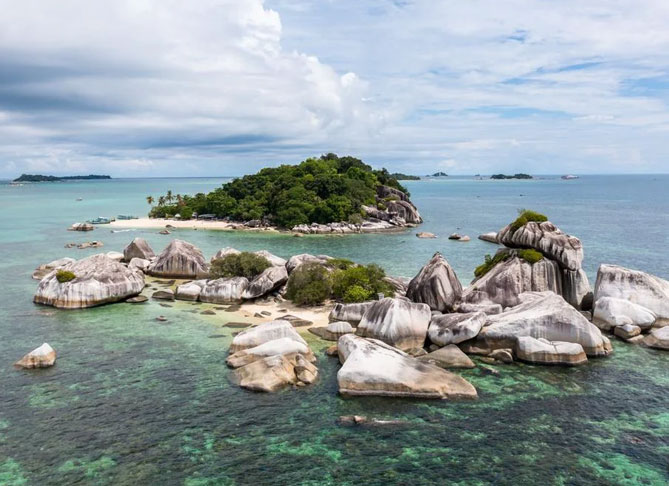 Pulau Kelayang Belitung Surga Batu Granit dan Laut Biru