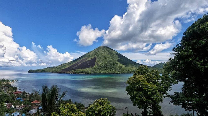 Desa Lonthoir Banda Neira