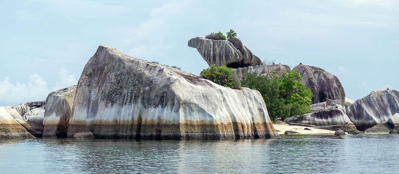 Keindahan Visual dan Daya Tarik Batu Burung Garuda Belitung bagi Wisatawan