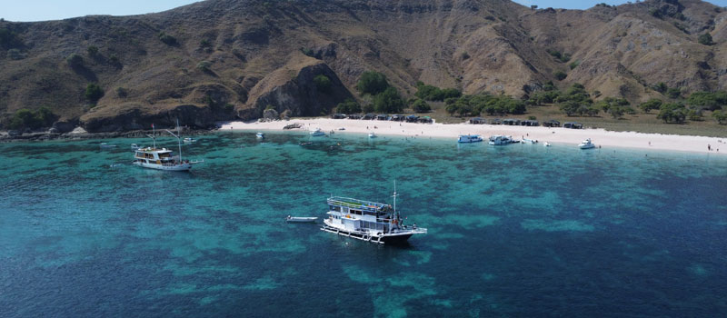 Lokasi Long Beach Labuan Bajo dan Cara Mencapainya