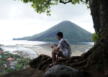 Pohon Sejuta Umat Banda Neira