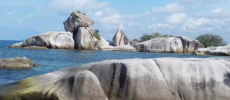 Proses Geologi Batu Granit Belitung dan Pembentukan Batu Burung Garuda