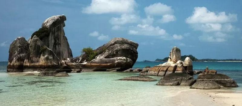Waktu Terbaik Berkunjung dan Tips Wisata ke Batu Burung Garuda Belitung