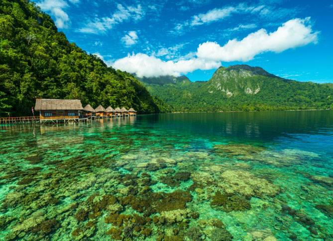 Pesona Kepulauan Maluku : Sejarah, Budaya, Alam dan Laut