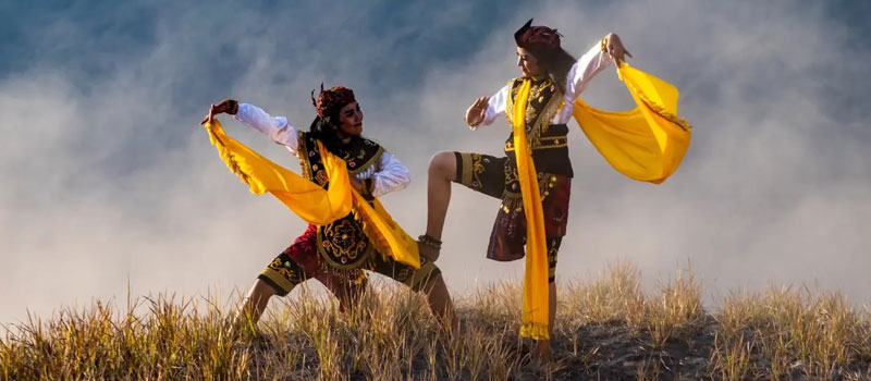 Budaya Suku Tengger dan Tradisi Yadnya Kasada Gunung Bromo