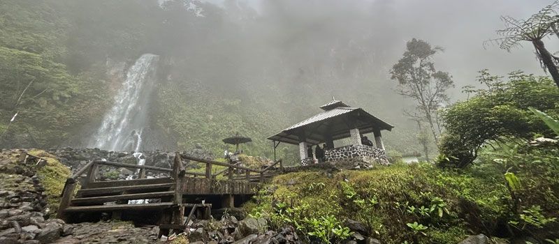 Daya Tarik Utama Curug Cibeureum yang Memikat Wisatawan