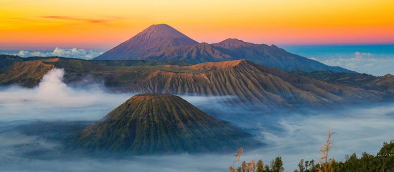 Dinamika Cahaya, Kabut, dan Musim Sunrise di Gunung Bromo