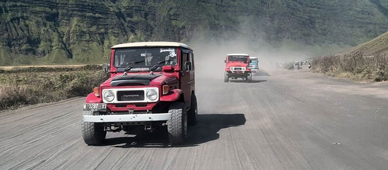 Pengalaman Naik Jeep di Lautan Pasir Bromo