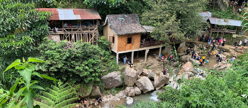 Perbandingan Curug Naga dengan Curug Lain di Megamendung