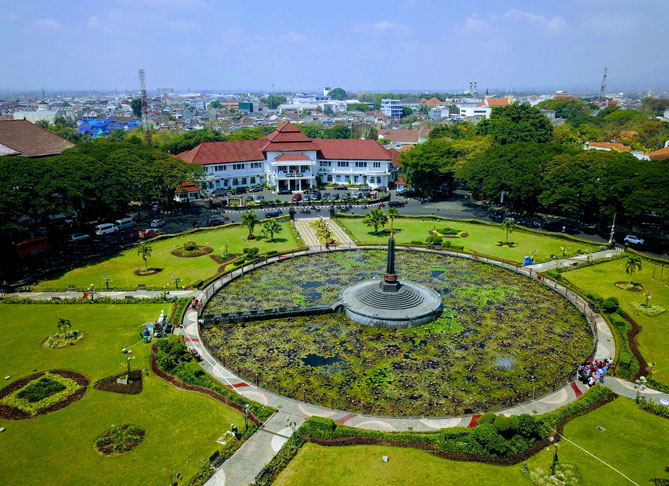 Pesona Kota Malang : Wisata, Sejarah, Kuliner, dan Budaya