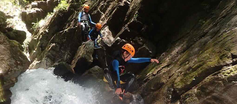 Risiko dan Tips Aman dalam Kegiatan Canyoneering