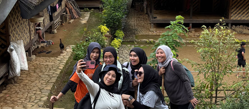 Tips Open Trip Baduy Agar Trekking Aman dan Nyaman di Jalur Baduy