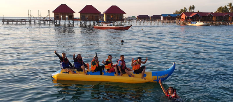 Aktivitas Seru yang Bisa Dilakukan di Sekitar Water Cottage Pulau Derawan