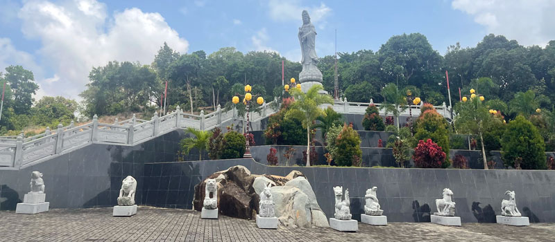 Arsitektur dan Keunikan Bangunan Vihara Dewi Kwan Im