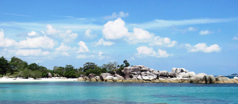 Keindahan Alam Pantai Tanjung Kelayang yang Ikonik