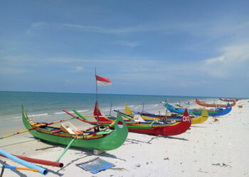 Pantai Serdang Manggar Belitung Timur