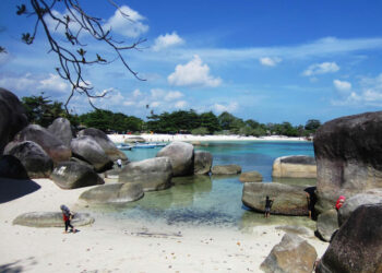 Pantai Tanjung Kelayang Belitung