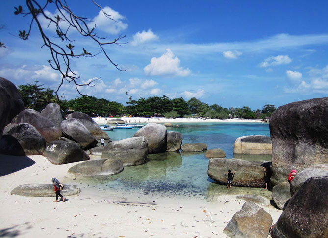 Pantai Tanjung Kelayang Belitung : Daya Tarik dan Wisata