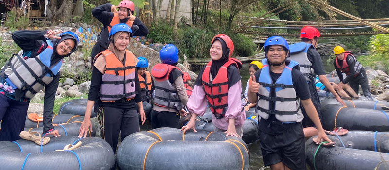 Peralatan Wajib dalam River Tubing
