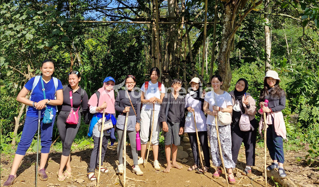 Rombongan open trip baduy