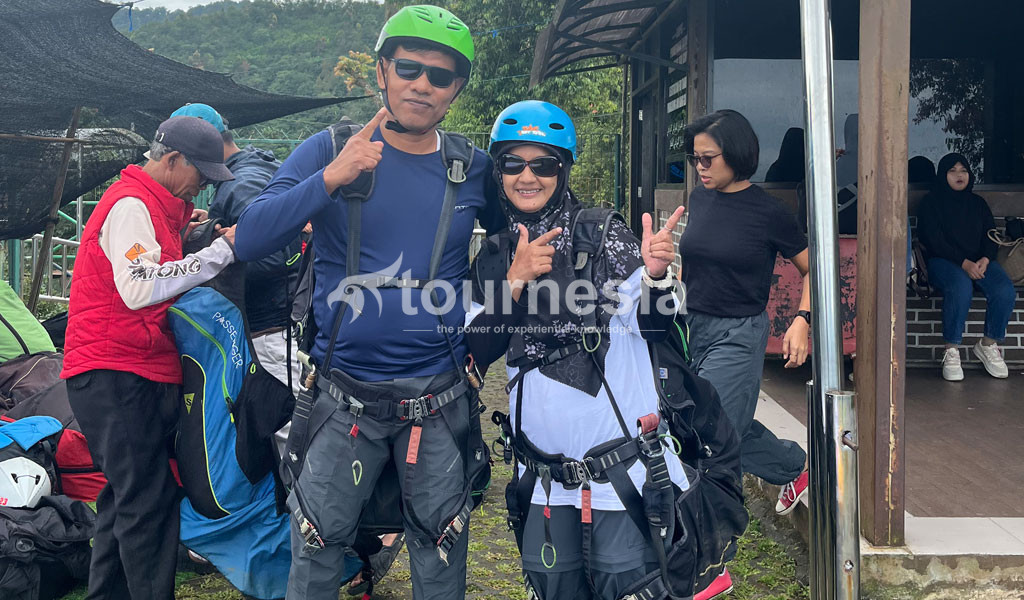 Open Trip Paralayang Puncak Bogor 001